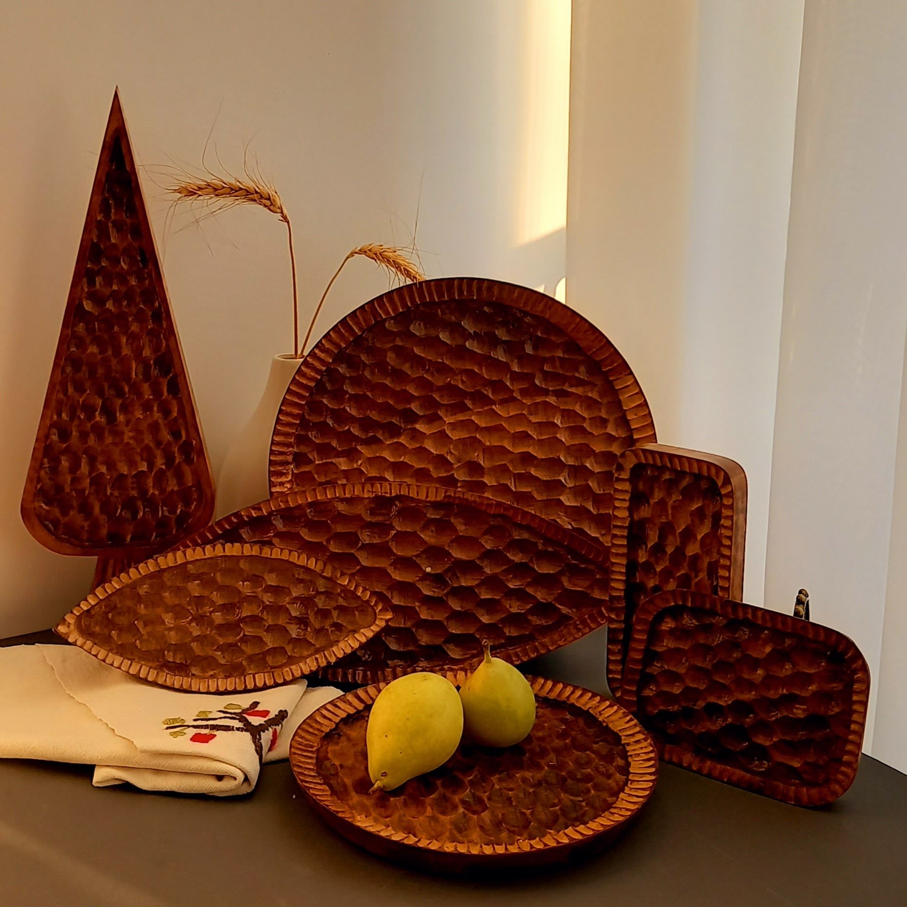 ظروف چوبی کنده کاری