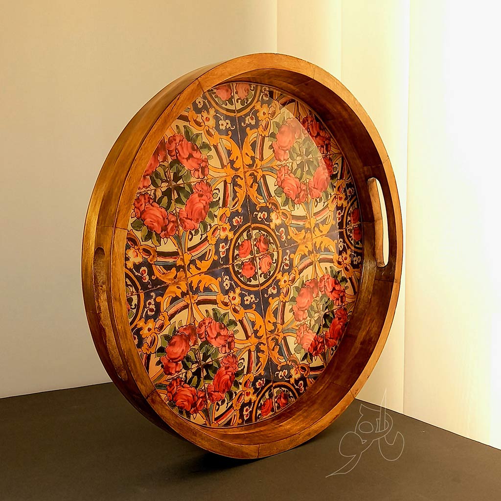 سینی چوبی دایره، طرح کاشی قاجاری